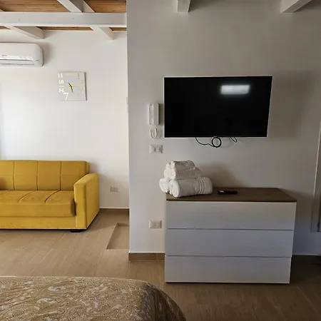 Santalucia Apartament *